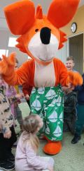 b_120_0_16777215_0_0_img_aktualnosci_bajkowe_poranki_2025_fenek_fenek_bajkowe_spotkania_2025-1.jpg