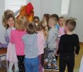 b_120_0_16777215_0_0_img_aktualnosci_poranek_z_bajka_2025_kura_adela_poranki_z_bajka_042025-16.jpg
